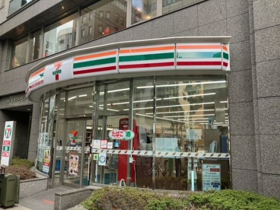 セブンイレブン 四ツ橋北堀江店の画像