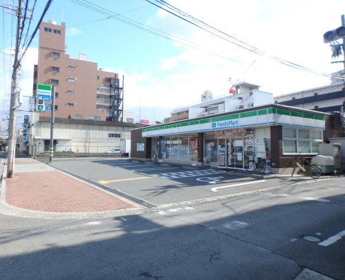 ファミリーマート 東大阪足代北一丁目店の画像