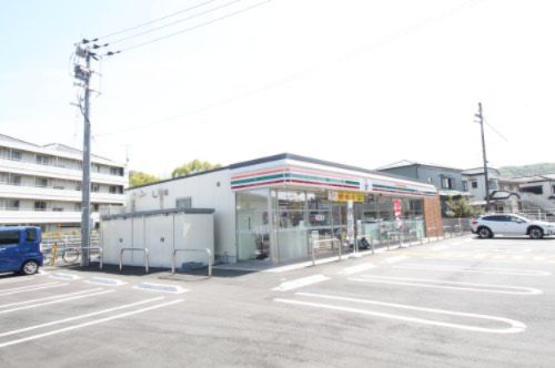 セブンイレブン 高知朝倉西町店の画像