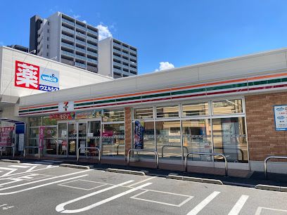 セブン-イレブン 名古屋代官町店の画像