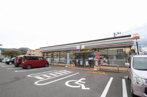 セブンイレブン 高知河ノ瀬町店の画像