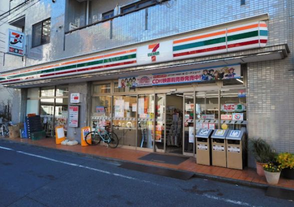 セブンイレブン 新宿東五軒町店の画像