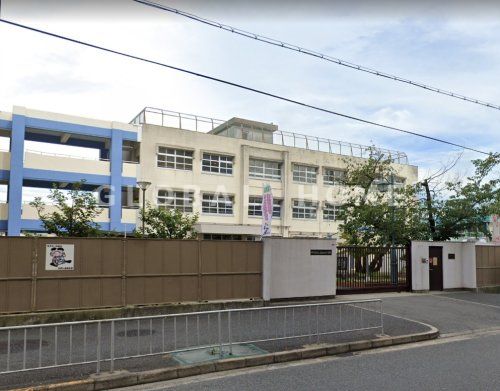 高井田西小学校の画像