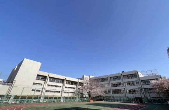 新宿区立鶴巻小学校の画像