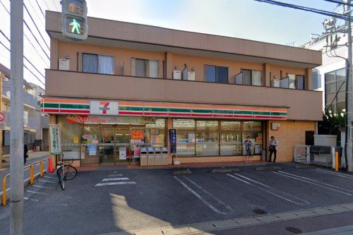 セブンイレブン 南八幡店の画像