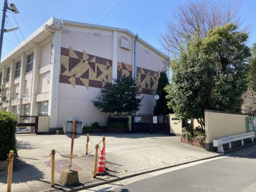 名古屋市立千種中学校の画像