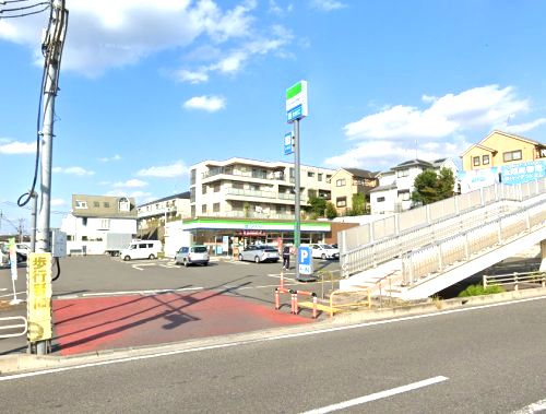 ファミリーマート 町田鶴間店の画像