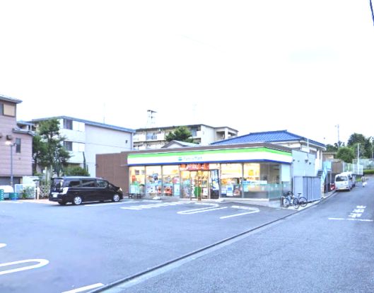 ファミリーマート 町田金森店の画像