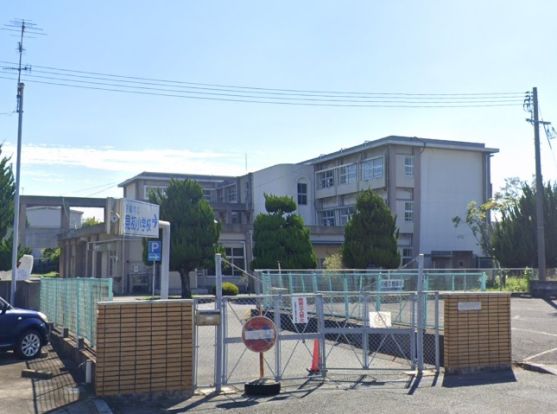 宇部市立見初小学校の画像