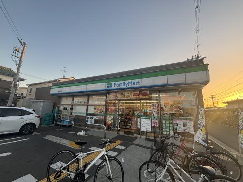 ファミリーマート 富木駅前店の画像