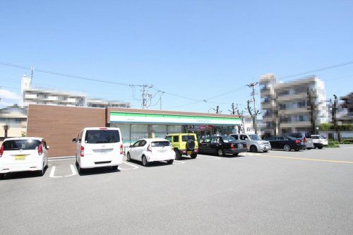 ファミリーマート　高知稲荷町店の画像