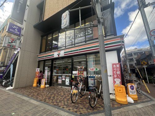 セブンイレブン 大阪弁天町駅前店の画像
