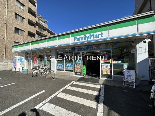 ファミリーマート 三ツ沢上町駅前店の画像