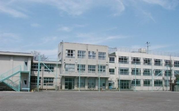 新宿区立牛込第一中学校の画像