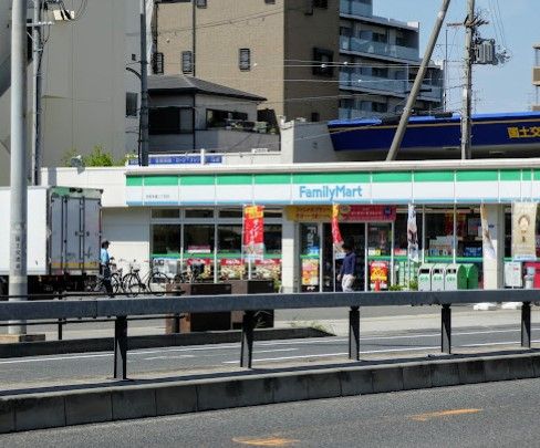 ファミリーマート　京阪本通二丁目店の画像