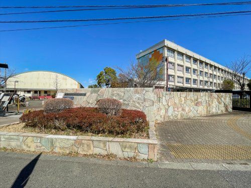 多摩市立多摩永山中学校の画像