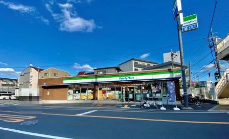 ファミリーマート 寝屋川池田本町店の画像