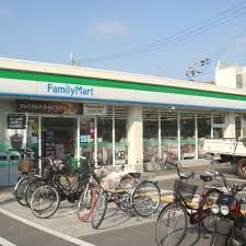 ファミリーマート 西堤本通西店の画像