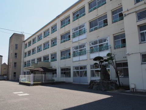 羽曳野市立恵我之荘小学校の画像