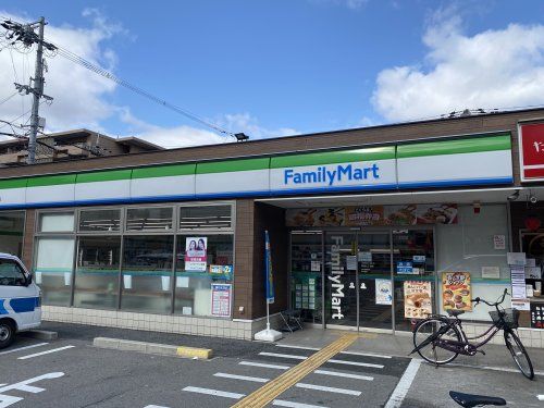 ファミリーマート 喜連七丁目店の画像