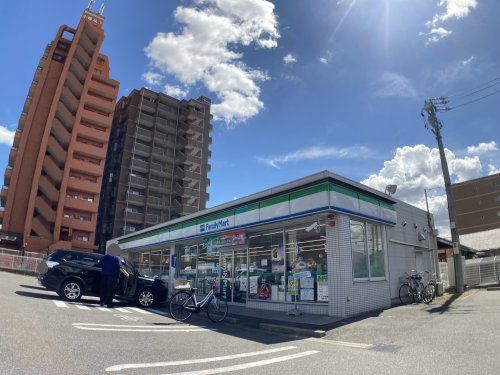 ファミリーマート守山小六町店の画像