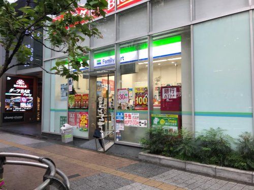 ファミリーマート 秋葉原駅中央口前店の画像