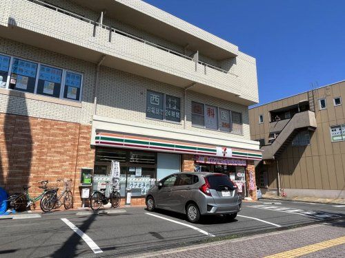 セブンイレブン 千葉北小仲台店の画像