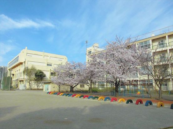 川口市立十二月田小学校の画像