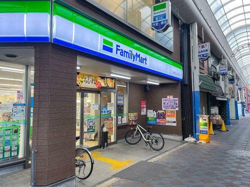 ファミリーマート 東成しんみちロード店の画像