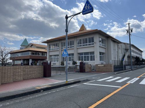 弥富市立弥富中学校の画像