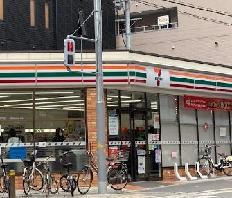 セブンイレブン 四ツ橋南堀江店の画像