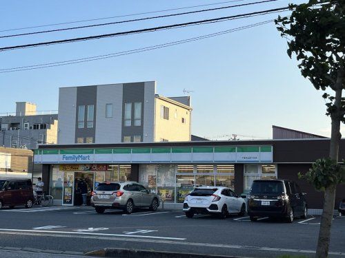 ファミリーマート 千葉末広四丁目店の画像