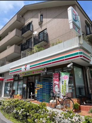 セブンイレブン 豊中曽根東町店の画像