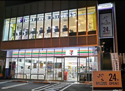 セブン-イレブン 泉岳寺駅前店の画像