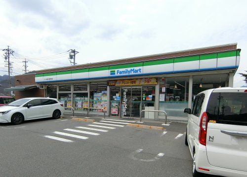 ファミリーマート テクノ坂城工業団地前店の画像