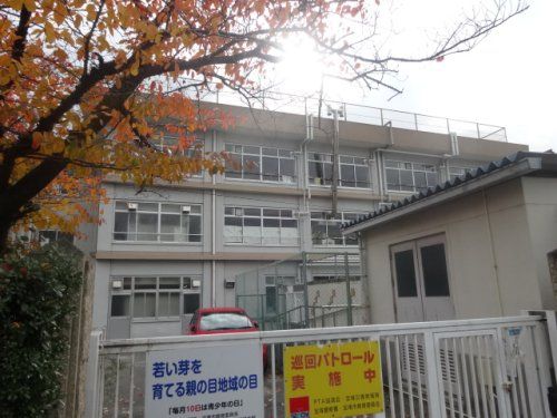 宝塚市立良元小学校の画像