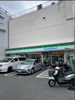 ファミリーマート 豊中本町店の画像