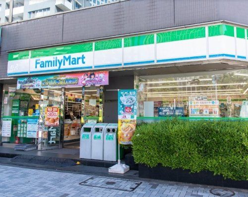 ファミリーマート 新川中央大橋店の画像