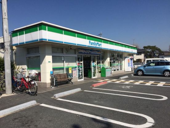 ファミリーマート 伊丹鴻池店の画像