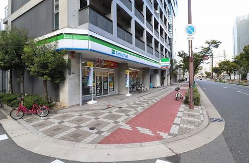 ファミリーマート 本庄西三丁目店の画像