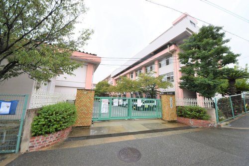 福岡市立東若久小学校の画像