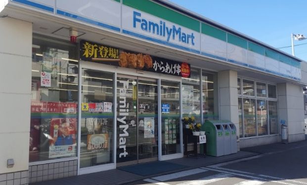 ファミリーマート 新井町店の画像