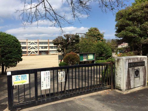 茨城町立長岡小学校の画像