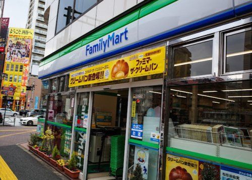 ファミリーマート 四谷四丁目店の画像