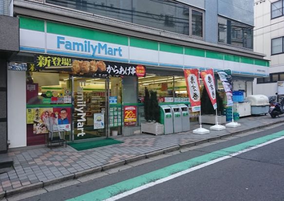 ファミリーマート 東京医科大学前店の画像