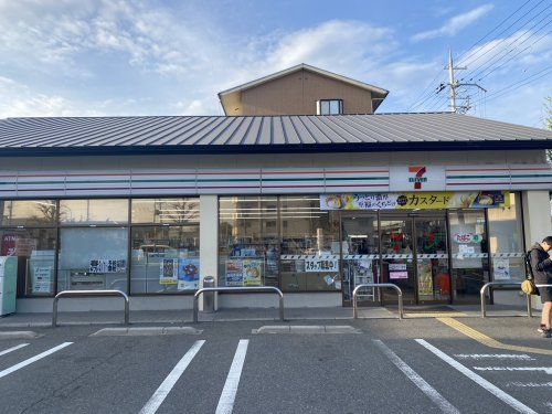 セブンイレブン 京都川島店の画像