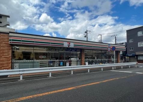 セブンイレブン 京成稲毛駅前店の画像