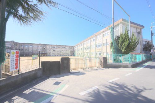 奈良市立富雄北小学校の画像