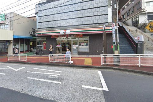 セブンイレブン 川崎百合ヶ丘駅前店の画像