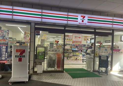 セブンイレブンJR東部市場駅前店の画像